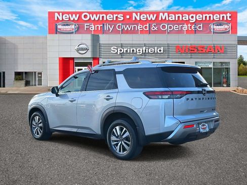 Used 2023 Nissan Pathfinder SL w/ Lighting Package (N92) AWD/4WD image 6