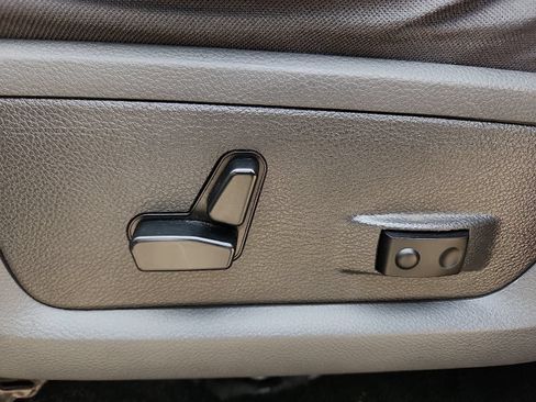 Used 2010 Dodge Ram 3500 Truck SLT w/ Big Horn Regional Package AWD/4WD image 9