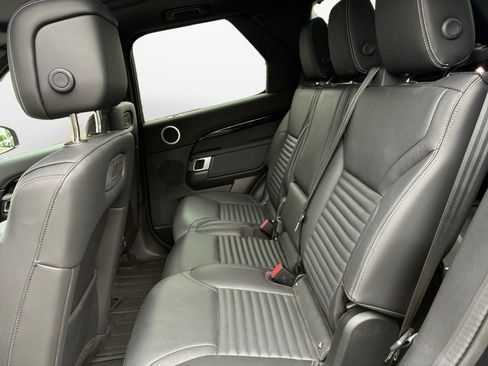 Used 2025 Land Rover Discovery S AWD/4WD image 13