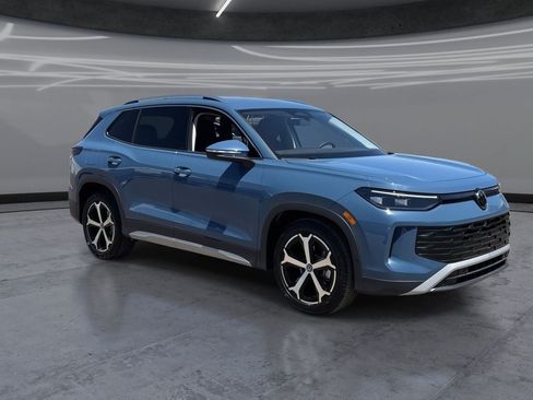 New 2026 Volkswagen Tiguan SE FWD image 4