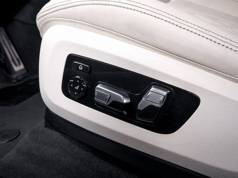 Used 2024 BMW X7 M60i w/ Executive Package image 24