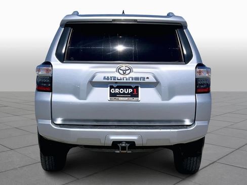 Used 2015 Toyota 4Runner SR5 image 5