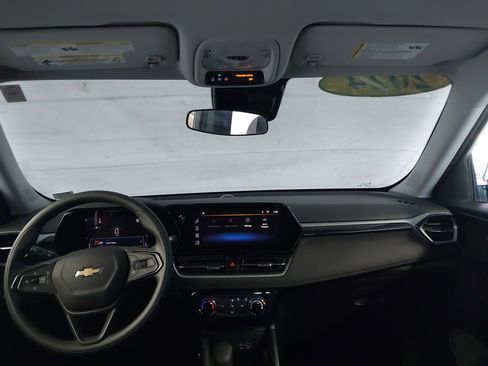 Used 2024 Chevrolet TrailBlazer LT w/ Driver Confidence Package image 5