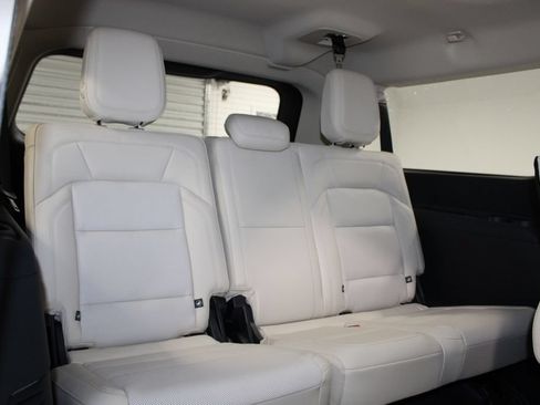 New 2027 Lincoln Navigator L Reserve RWD image 37