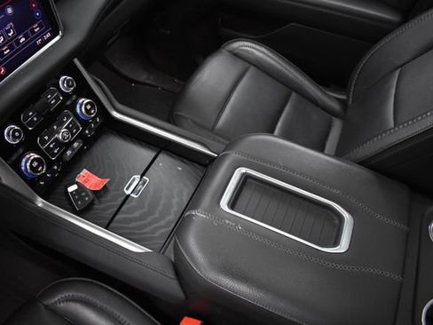 Used 2021 GMC Yukon XL Denali image 22