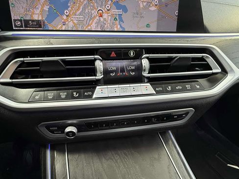 Used 2020 BMW X7 xDrive40i w/ Premium Package image 22