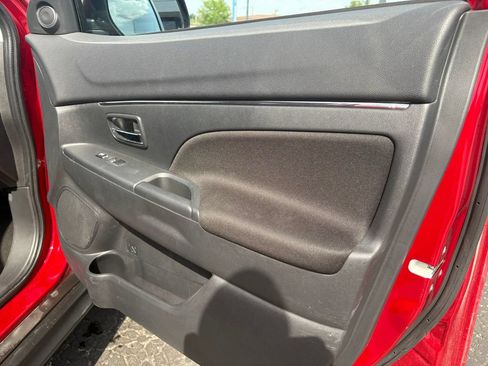 Used 2025 Mitsubishi Outlander Sport SE AWD/4WD image 11