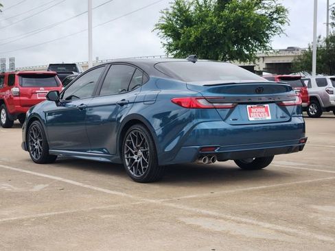 Used 2025 Toyota Camry XSE FWD image 4