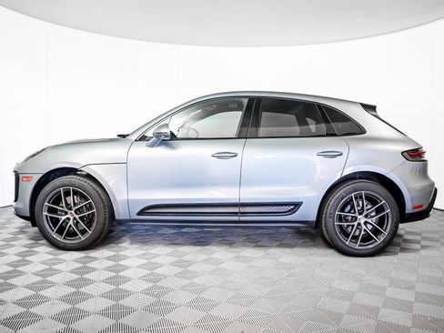 Used 2025 Porsche Macan image 2