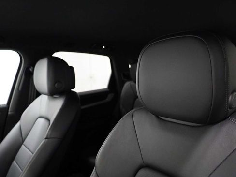 Certified 2024 Porsche Cayenne image 17