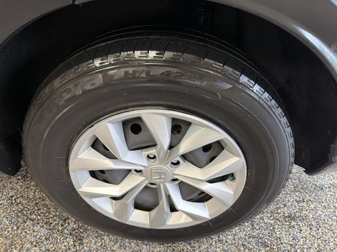 Used 2024 Honda CR-V LX image 12