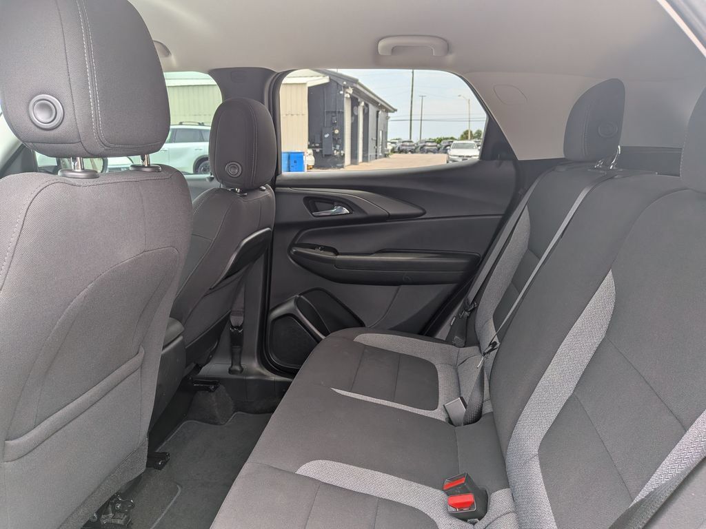 Used 2022 Chevrolet TrailBlazer LT FWD image 14