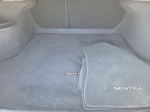 Used 2024 Nissan Sentra SR w/ SR Premium Package image 14