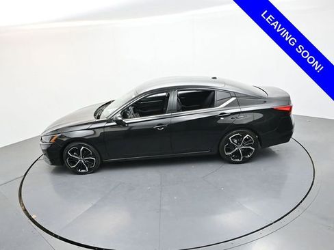 Used 2023 Nissan Altima 2.5 SR FWD image 21