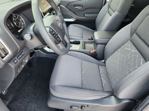 New 2025 Nissan Frontier SV w/ SV Convenience Package image 8