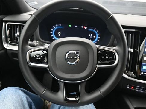 Used 2024 Volvo S60 B5 Plus image 23