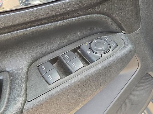 Used 2021 Chevrolet Equinox LT image 21