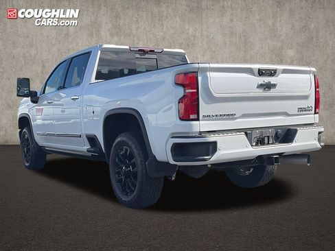 Used 2025 Chevrolet Silverado 2500 High Country w/ High Country Premium Package AWD/4WD image 7