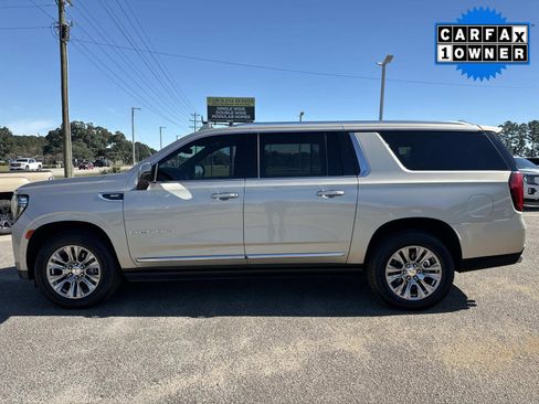 Used 2023 GMC Yukon XL Denali w/ Max Trailering Package image 7