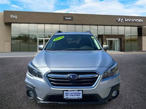Used 2019 Subaru Outback 2.5i Premium image 2