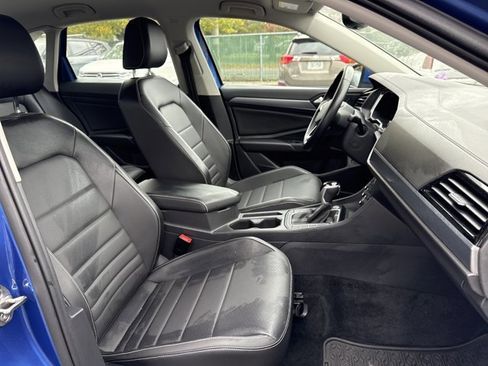 Used 2022 Volkswagen Jetta SE image 27