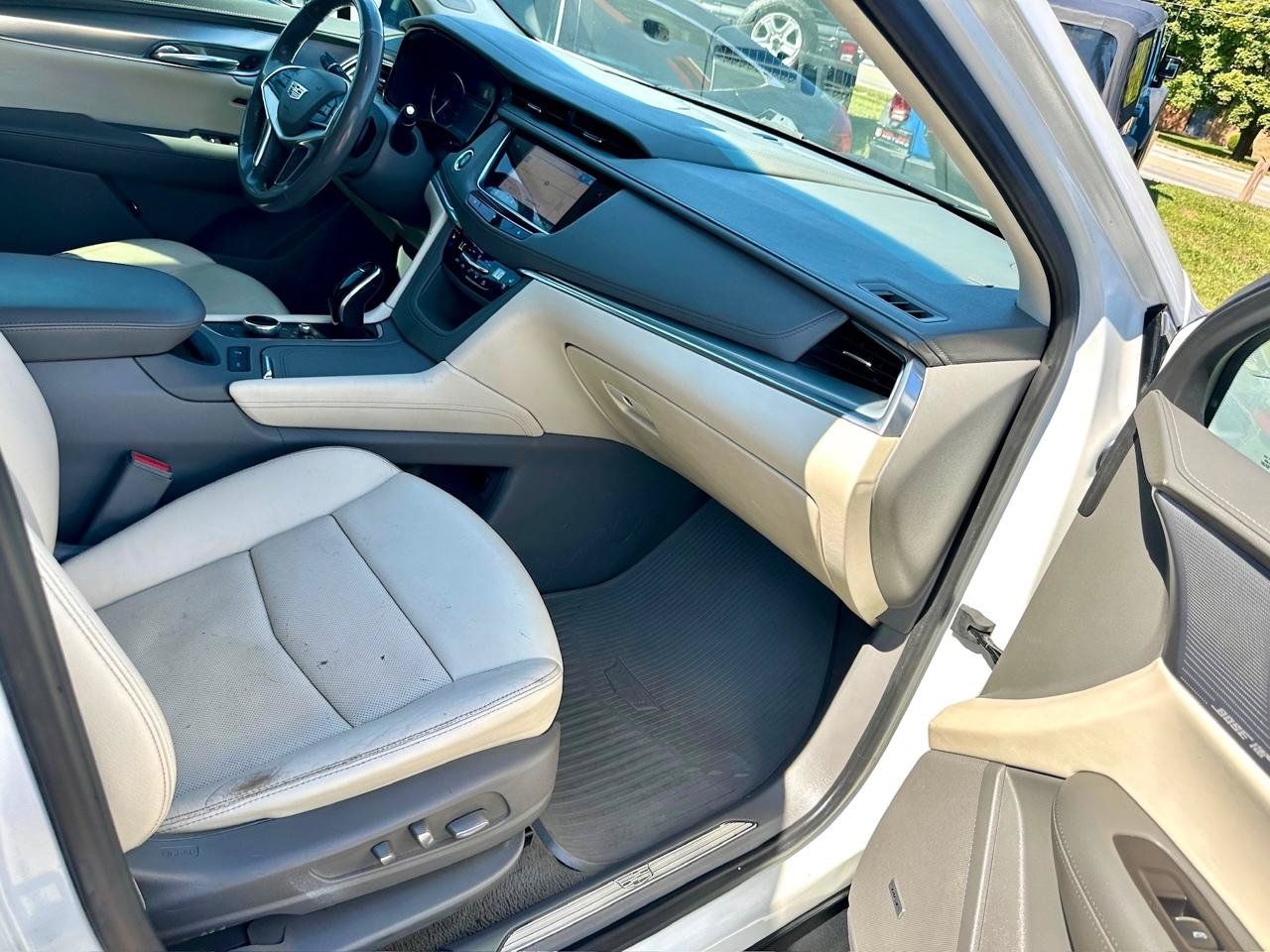 Used 2021 Cadillac XT5 Premium Luxury FWD image 17