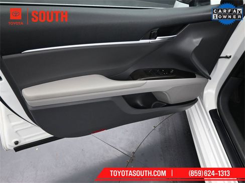 Used 2023 Toyota Camry SE w/ Cold Weather Package image 29