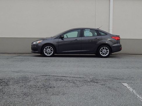 Used 2015 Ford Focus SE image 6