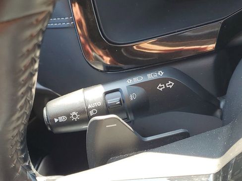 Used 2022 Nissan Pathfinder Platinum image 17