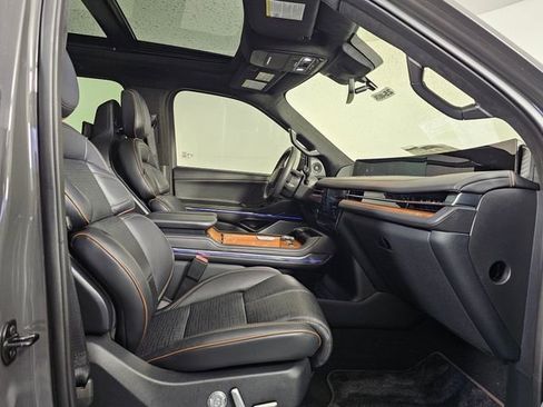 New 2025 Lincoln Navigator L Black Label image 10