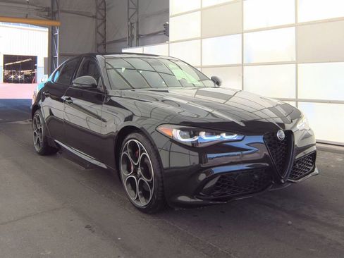 Used 2024 Alfa Romeo Giulia COMPETIZIONE image 1