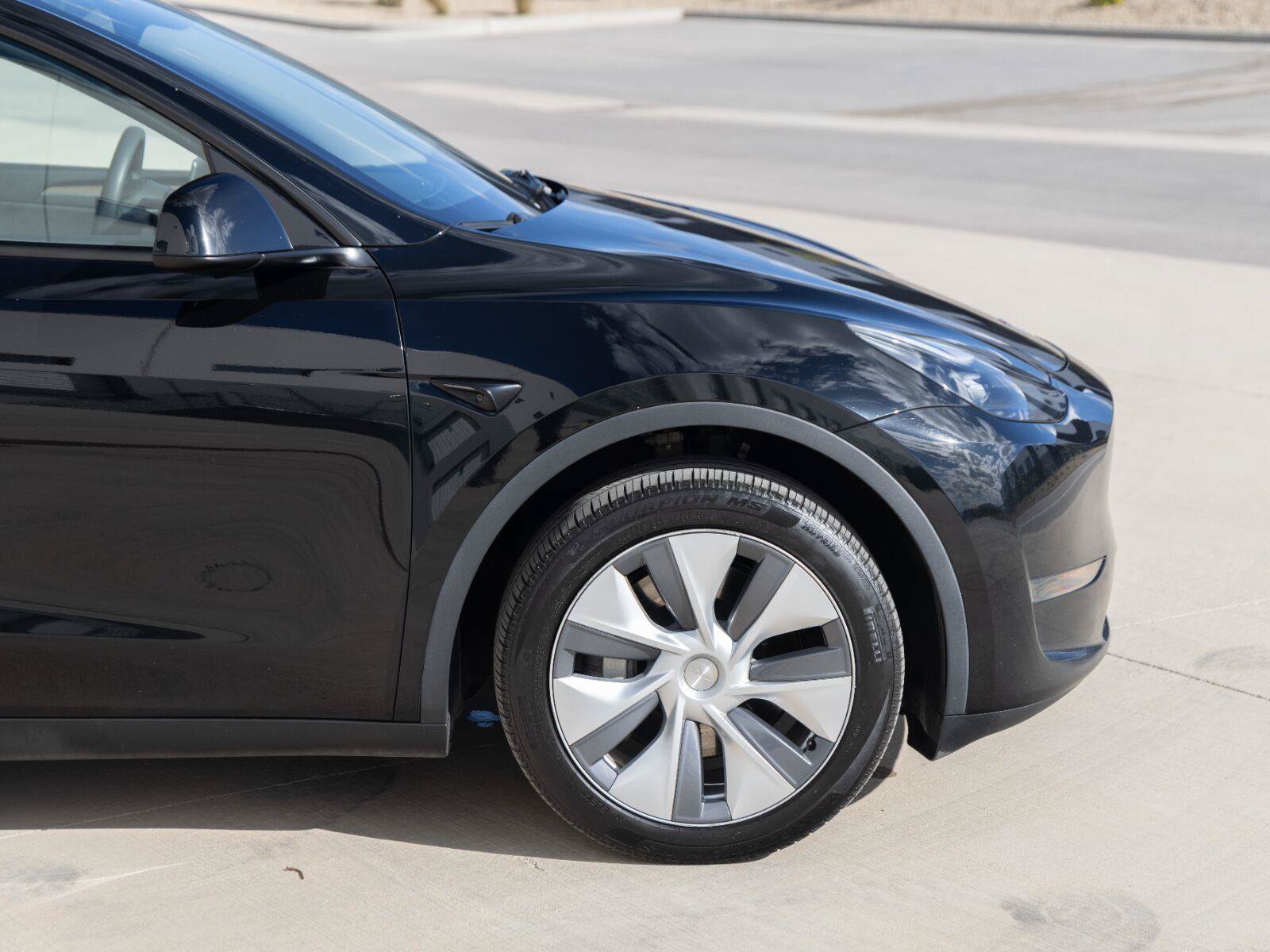 Used 2023 Tesla Model Y Long Range AWD/4WD image 11