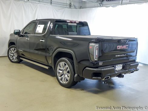 Used 2022 GMC Sierra 1500 Denali w/ Technology Package AWD/4WD image 8