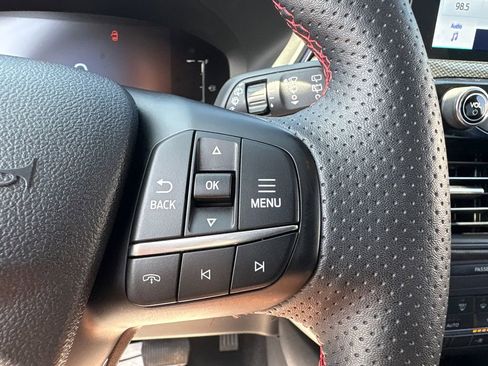 Used 2025 Ford Escape ST-Line Select image 22