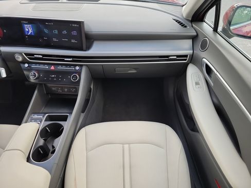 Used 2025 Hyundai Sonata SEL FWD image 19