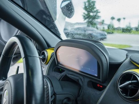Used 2020 McLaren 720S Performance RWD image 32