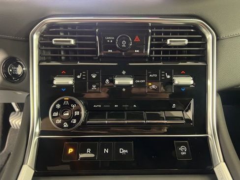 New 2025 Nissan Armada SL w/ Captain's Chari Seat Package AWD/4WD image 22