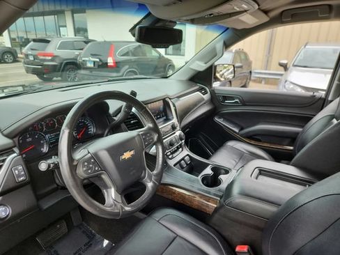 Used 2018 Chevrolet Suburban LT w/ Luxury Package AWD/4WD image 39