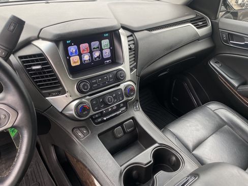 Used 2019 Chevrolet Suburban LT RWD image 13