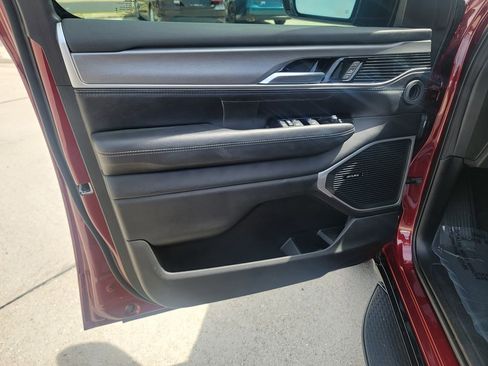 Used 2025 Jeep Wagoneer Series II image 10