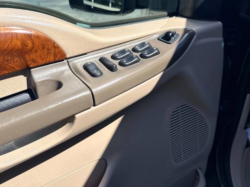 Used 2001 Ford F250 Lariat AWD/4WD image 17
