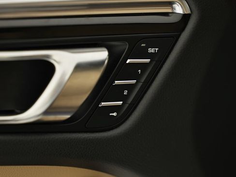 Certified 2026 Porsche Macan AWD/4WD image 21