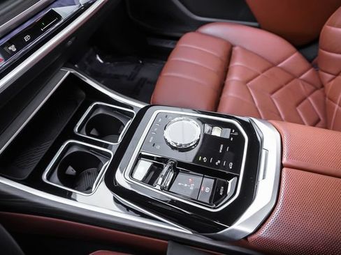 Used 2024 BMW 740i xDrive AWD/4WD image 17