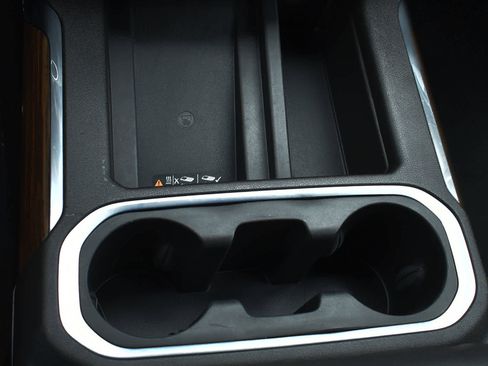 Used 2022 Chevrolet Silverado 1500 High Country image 23