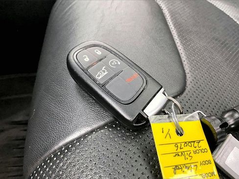 Used 2021 Jeep Cherokee Limited w/ Elite Package image 11