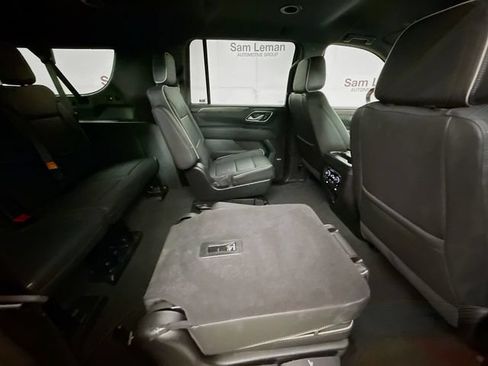 Used 2024 Chevrolet Suburban Premier AWD/4WD image 30