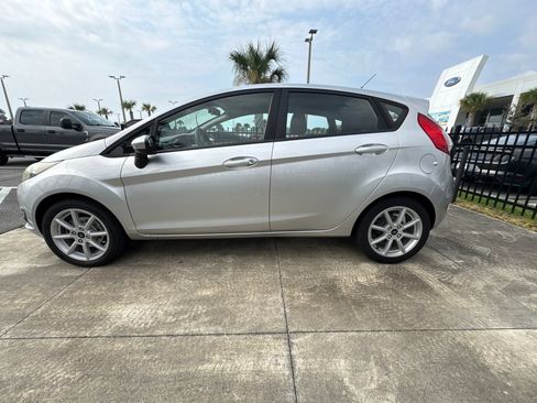Used 2019 Ford Fiesta SE w/ Equipment Group 201A FWD image 3