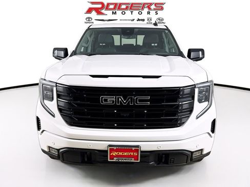 Used 2024 GMC Sierra 1500 Elevation w/ Elevation Premium Package AWD/4WD image 7