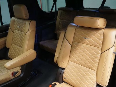 Used 2022 Cadillac Escalade ESV Premium Luxury image 24