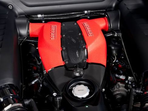 Certified 2022 Ferrari F8 Tributo RWD image 10